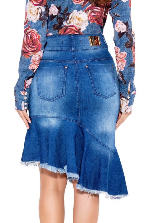 24089 modelo cabelo castanho saia sino jeans costas baixo titanium