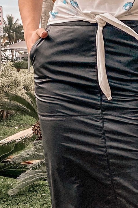 saia em couro preto reta pele mania pm4502p detalhe