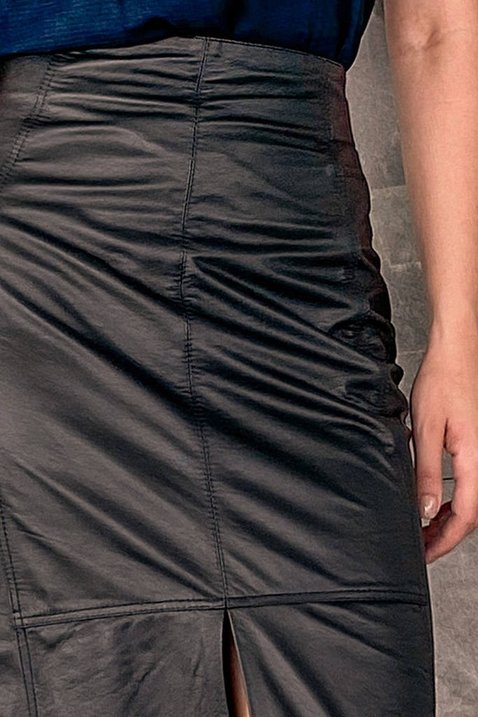saia em couro preto lapis pele mania pm4501p detalhe