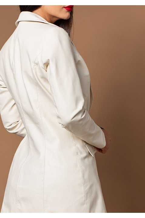 blazer classico maxi feminino pele mania costas baixo detalhe