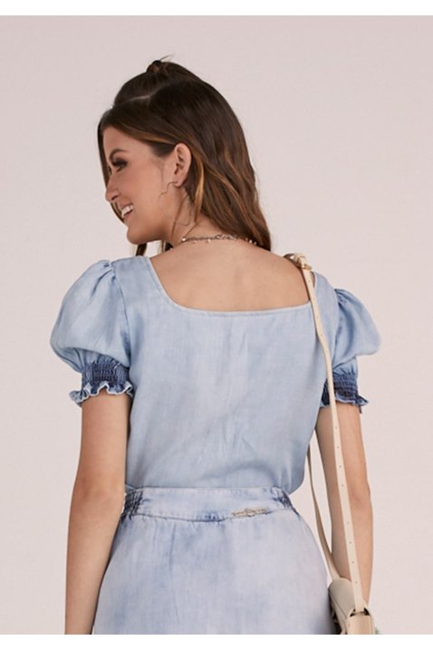 blusa jeans claro mangas bufantes imperio z costas cima