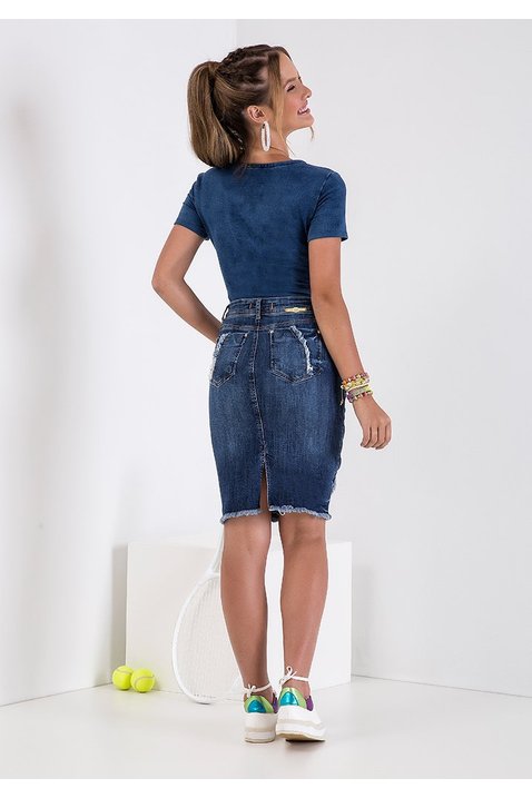 saia jeans barra desfiada recorte lateral com ilhos imperio z costas