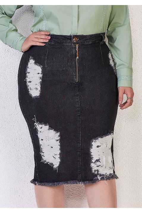 saia jeans plus size com puidos e barra desfiada titanium baixo