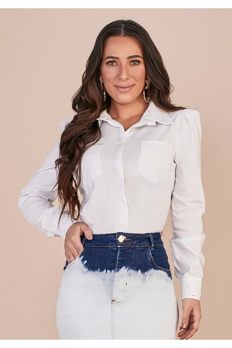 camisa branca em tricoline detalhes em renda titanium cima