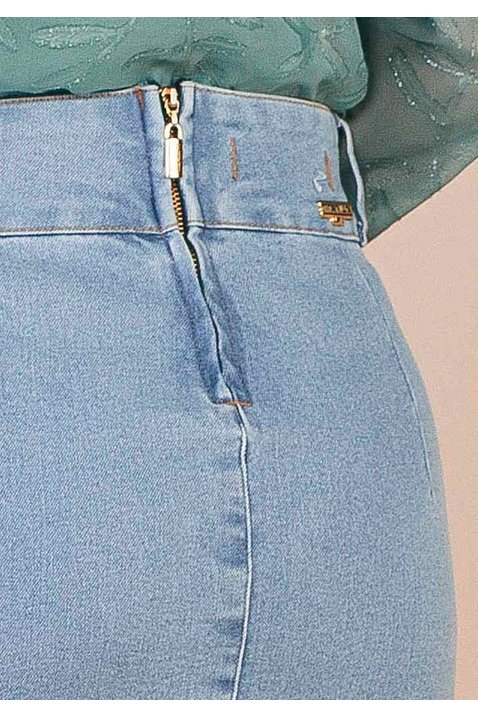 saia jeans claro com botoes encapados titanium jeans costas baixo detalhe zoom