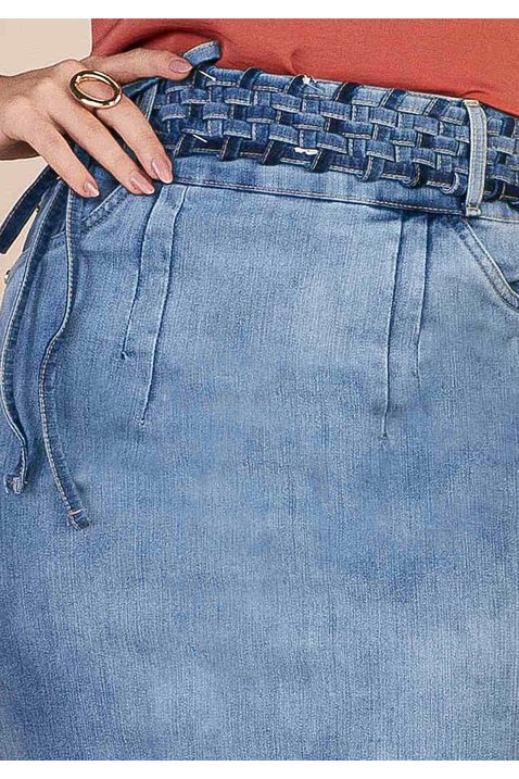 saia jeans com barra desfeita e cinto trancado titanium baixo detalhe zoom