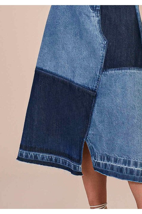 saia evase jeans recortes e barra desfeita titanium baixo detalhe
