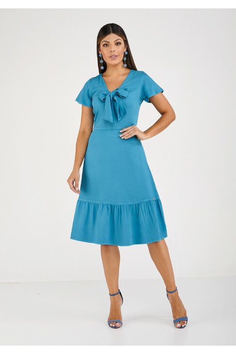 vestido evase azul com laco imperio jeans