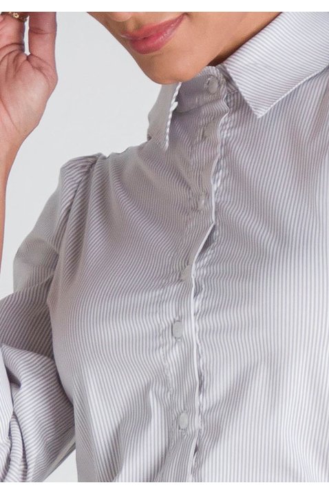 camisa listrada nude feminina sabrina lekazis cima detalhe zoom