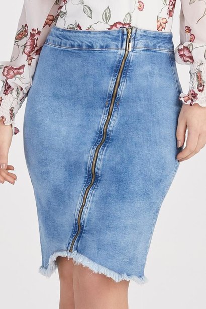 saia lapis com barra assimetrica desfiada titanium jeans 1