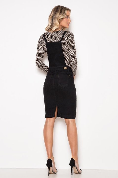 salopete jeans preta com bolsos frontais laura rosa 5