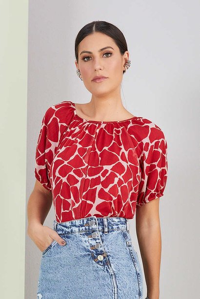 blusa vermelha estampada 1