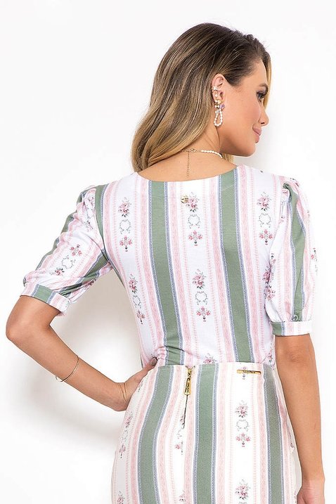 blusa estampada decote v 6
