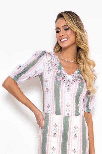 blusa estampada decote v 2