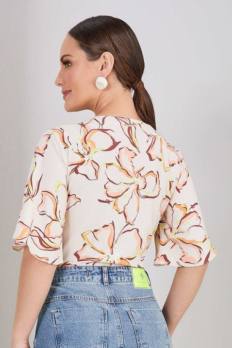 blusa estampada mangas amplas 6