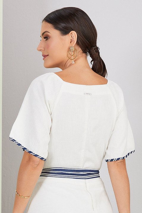 blusa mangas amplas com ilhos 1