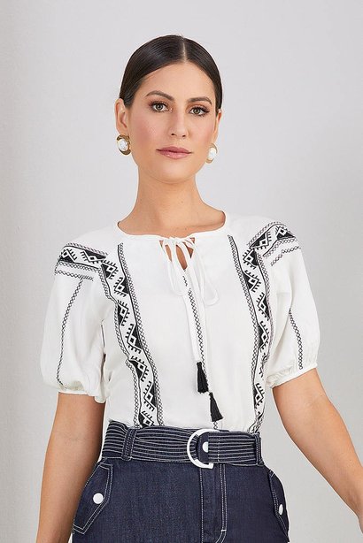 blusa off white bordado industrial 3