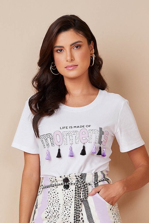 t shirt branca estampa localizada 3
