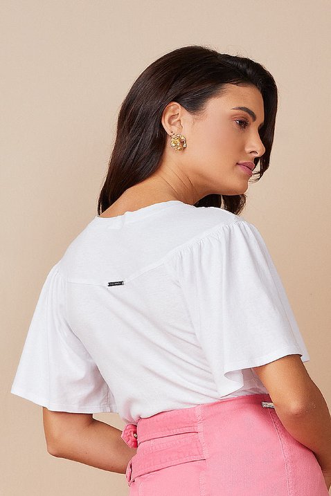 t shirt branca estampa exclusiva localizada 8