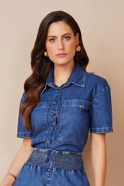 camisa jeans com bolsos 3