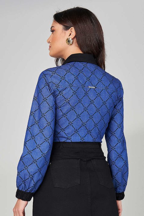 camisa jeans estampada com bolsos 6
