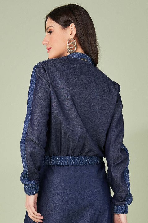 jaqueta jeans com bolsos 3