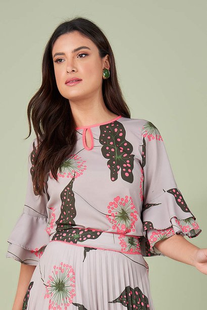 blusa estampada mangas amplas 4