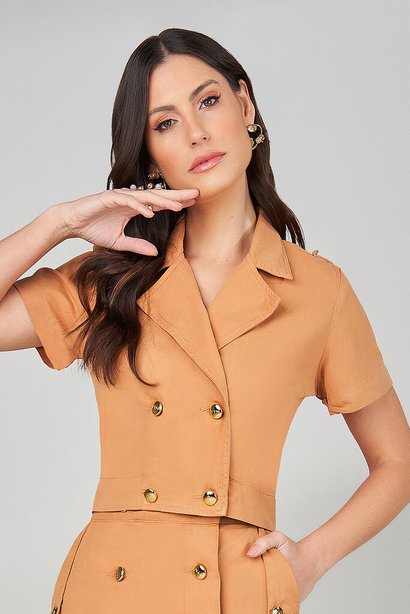 blusa camel transpassada 8
