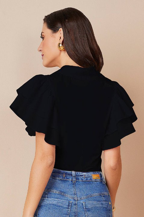 camisa preta com babados 6