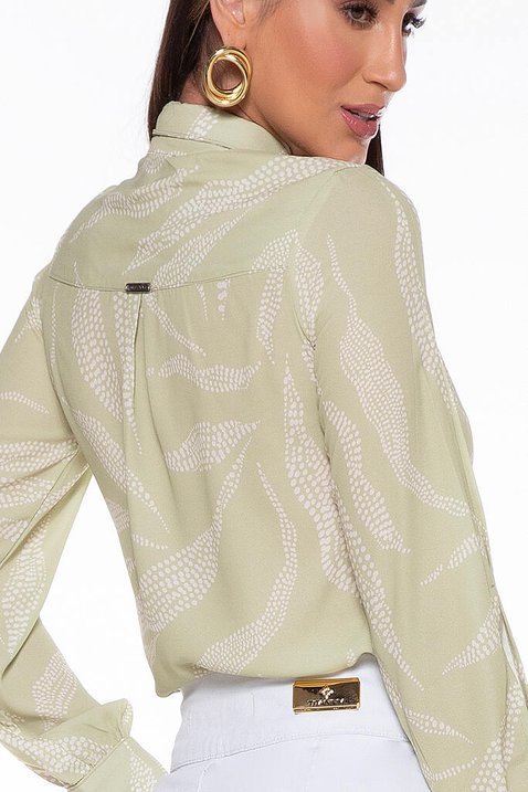 camisa verde estampada com babados 2