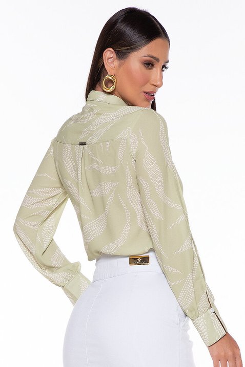 camisa verde estampada com babados 4
