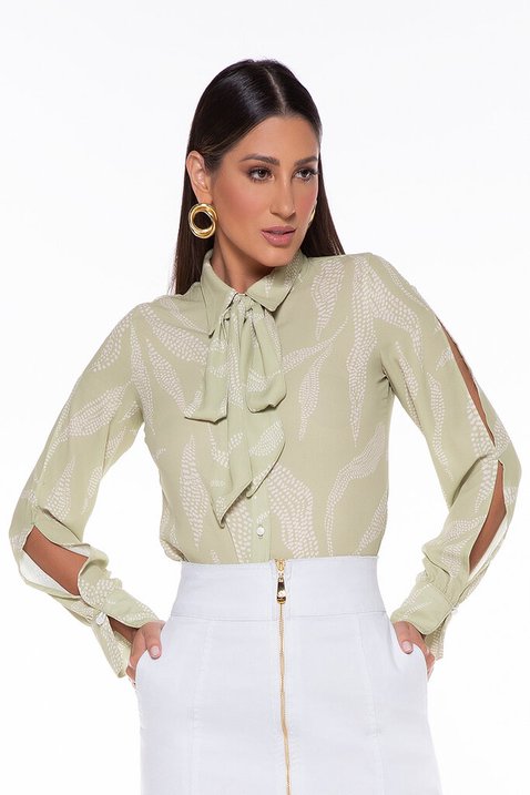 camisa verde estampada com babados 7
