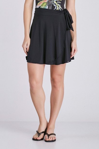 short saia preto transpassado em poliamida leve com protecao solar moda praia modesta evangelica epulari 3