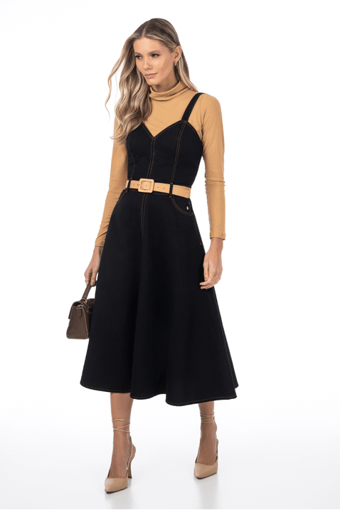 05 vestido midi em sarja com recortes via tolentino