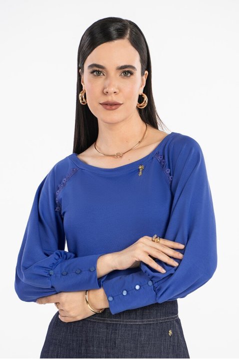 03 blusa em moletinho com detalhe de renda via tolentino