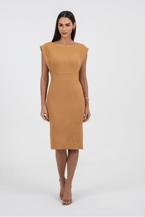 03 vestido em sintetico com recortes via tolentino
