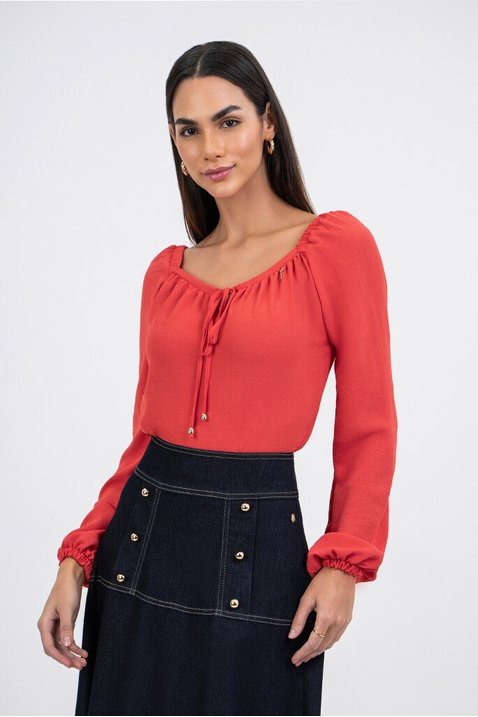 10 blusa mangas longas com amarracao no decote via tolentino