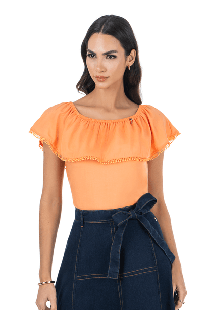 02 blusa laranja ajustada em viscose com babado via tolentino