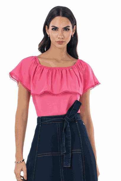 04 blusa ajustada em viscose com babado via tolentino