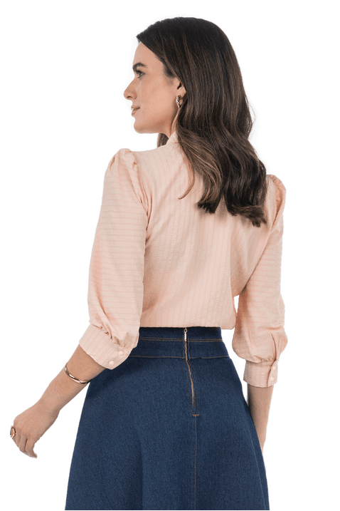 07 camisa rose 3 4 em plano com toque texturizado via tolentino
