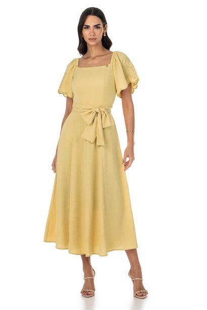 05 vestido midi plano gode com bordado na manga via tolentino