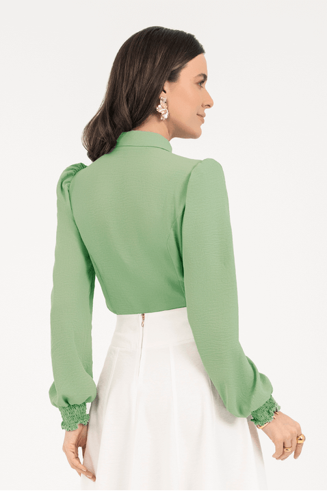 05 camisa verde com detalhe na gola via tolentino