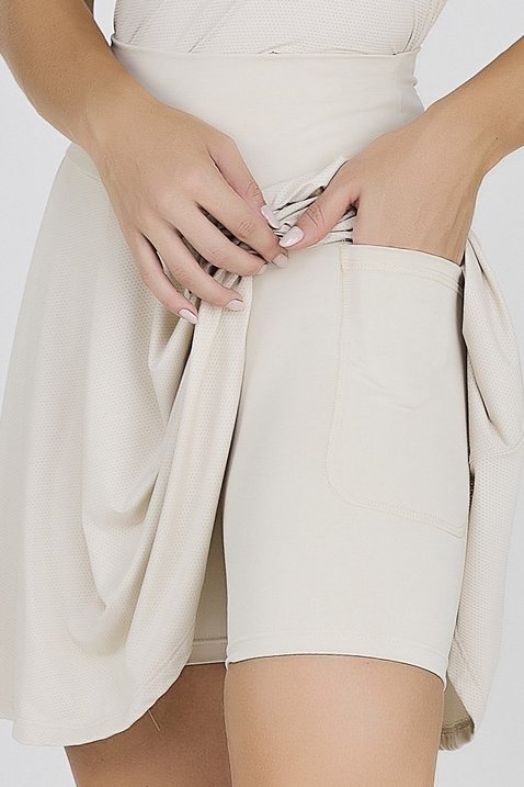 short saia off white com pregas no tecido poliamida epulari 6