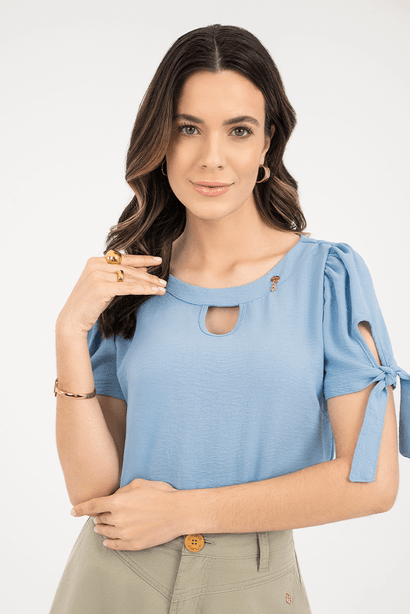 07 blusa azul manga curta plano com amarracao via tolentino