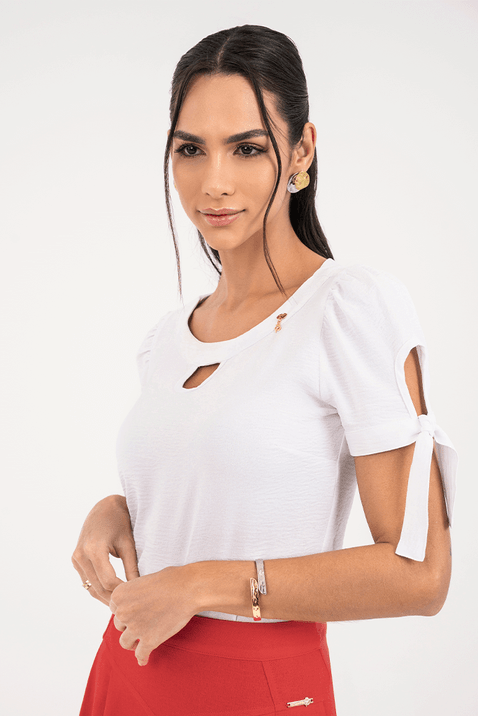 07 blusa branca manga curta plano com amarracao via tolentino