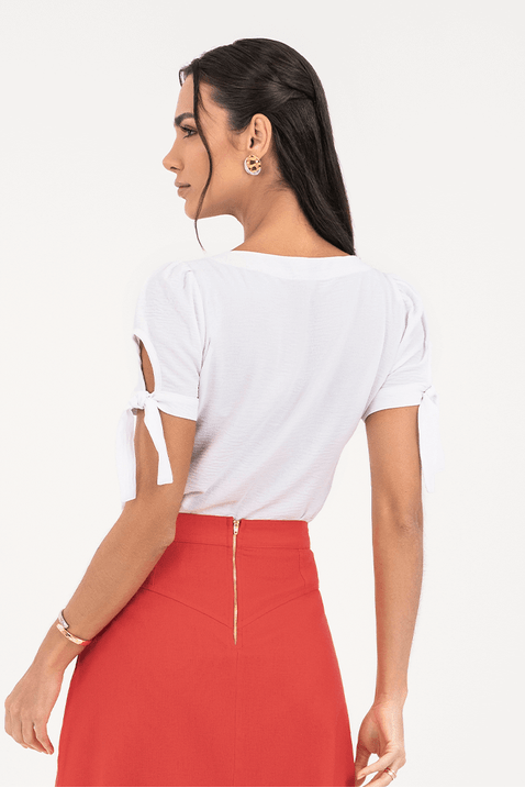 04 blusa branca manga curta plano com amarracao via tolentino