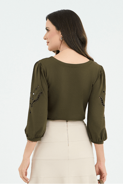 05 blusa verde em malha mangas 3 4 com bordado