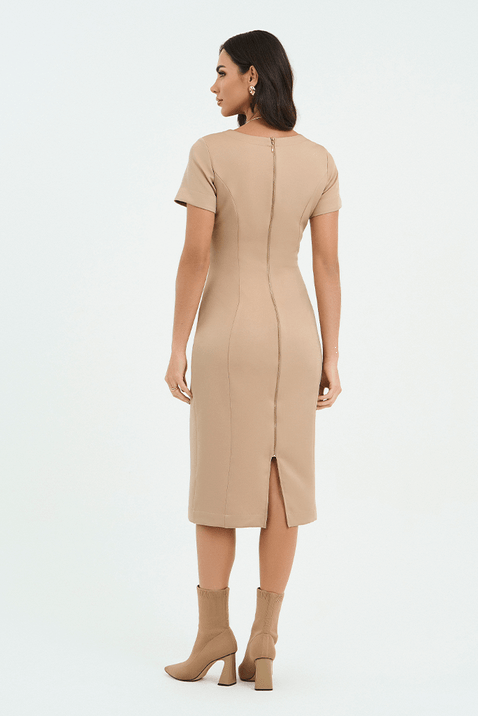 01 vestido bege em alfaiataria ajustado