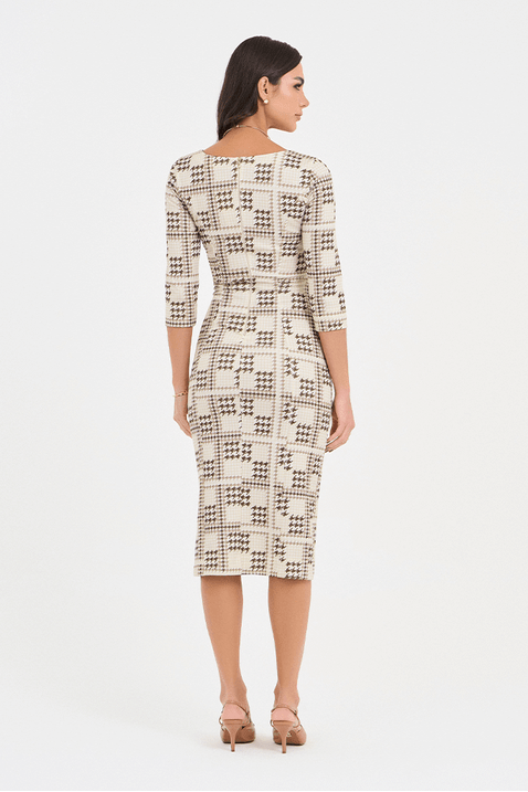 05 vestido midi justo estampado marrom