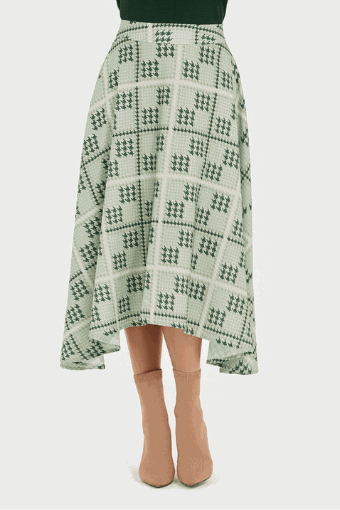11 blusa verde decote v com babado e mangas longa